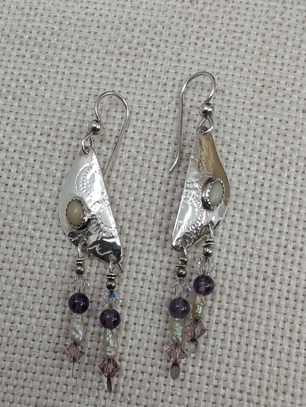 Vintage Hand Hammered Sterling Silver Amethyst Pearl Dangle Earrings - Picture 4 of 17